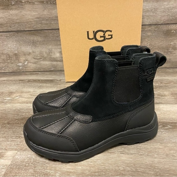 UGG | Adirondack III Chelsea Boots In Black New In Box - Picture 4 of 11